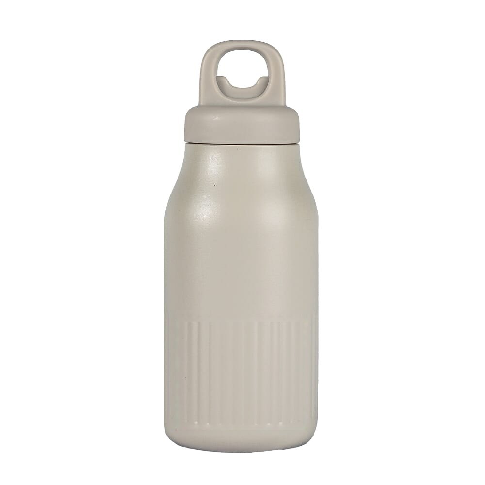 Sagaform Truls stalen fles met handige openklik dop (gerecycled) 500 ml — drukvlak zijde 2, onderaan