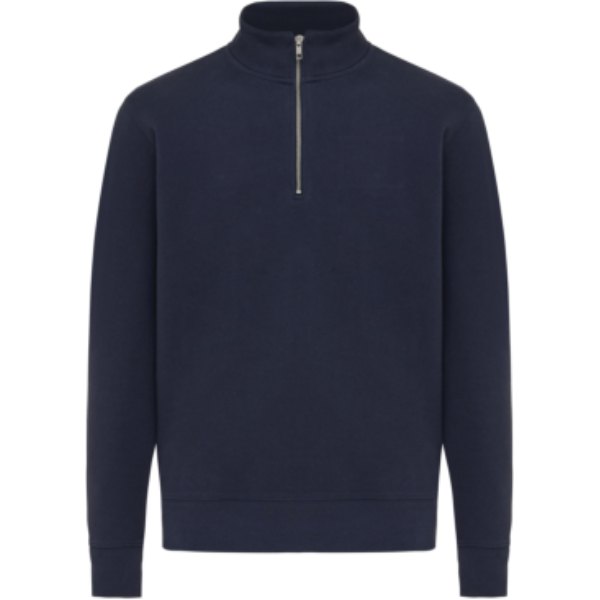 IQONIQ Elgon gerecycled katoen sweater met kwartritssluiting — drukvlak borst linkerzijde