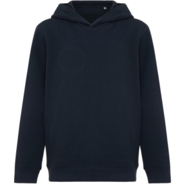 IQONIQ Yengo kids recycled katoen hoodie met steekzakken — drukvlak borst rechterzijde