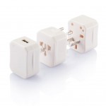 Reisstekker met één USB poort in klein doosje voor reisgemak. Geleverd met 4 types stekkers. AC max 250V/3A