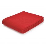 Superzachte 280 grams polyester deken om heerlijk in weg te kruipen. Comfortabel en lichtgewicht. Perfect voor thuis op de bank of buiten tijdens de picknick. Maat 150 x 120 cm.