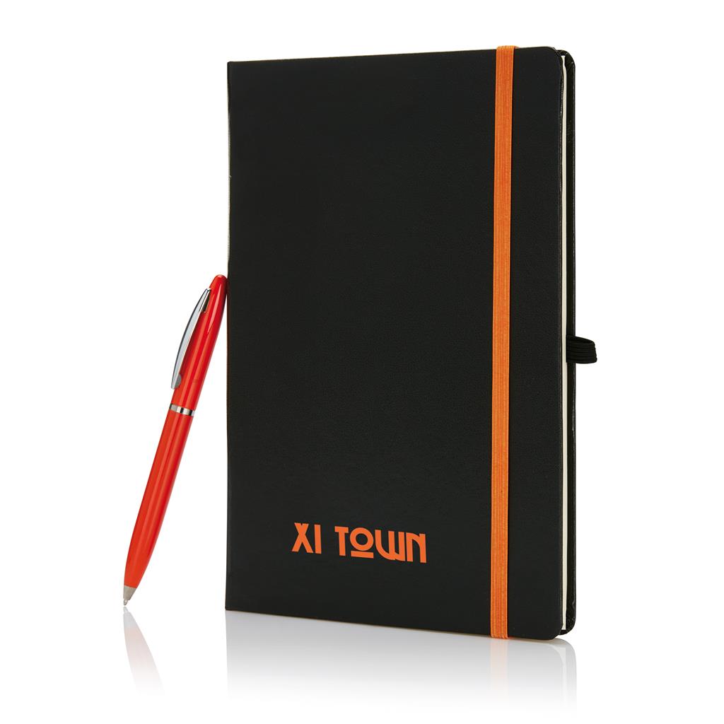 Giftset inclusief A5 hardcover notitieboek met elastieksluiting en roestvrijstalen Victory pen (zwartschrijvend) samen verpakt in luxe geschenkverpakking.